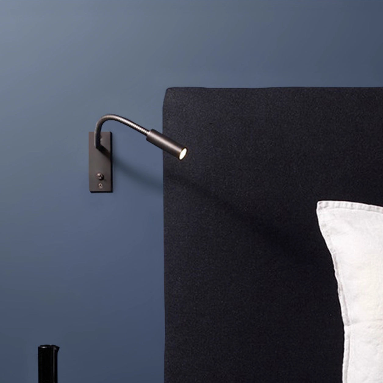 Flexible Metal Adjustable Gooseneck Wall Light for Bedroom